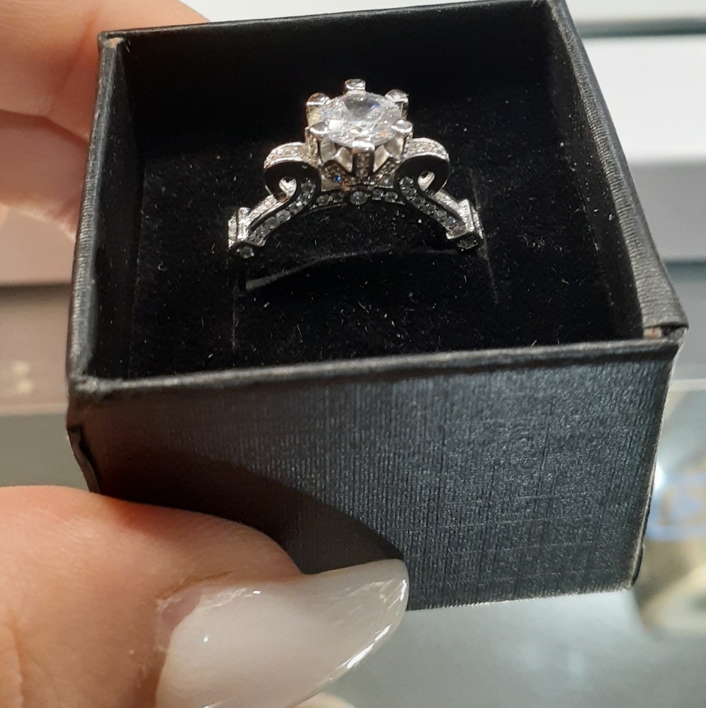 .925 Silver Simulated Diamond Ring - Picture 3 of 6